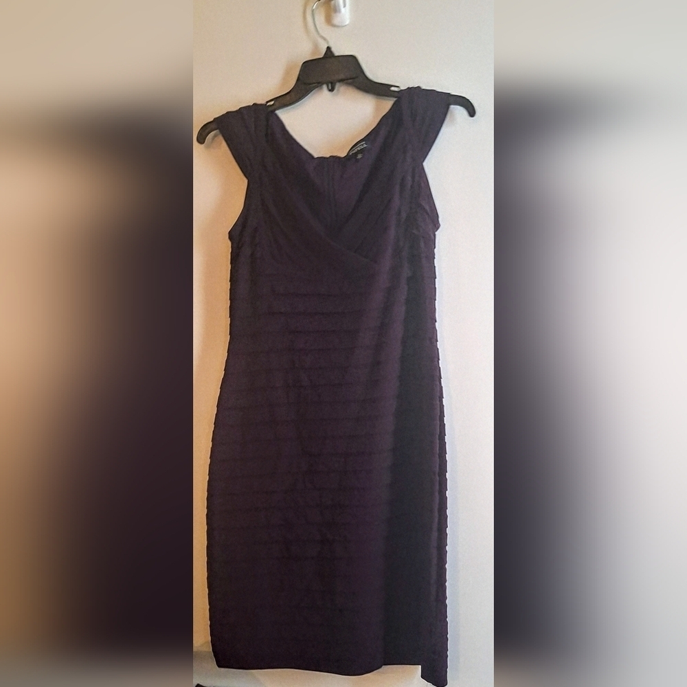 Adrianna Papell Elegant Purple Sleeveless Dress - Picture 4 of 5
